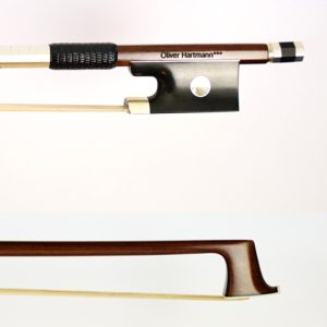 2460 NEW 4/4 Violin Bow. Pernambuco round stick. Branded: 'Oliver Hartmann***'. S